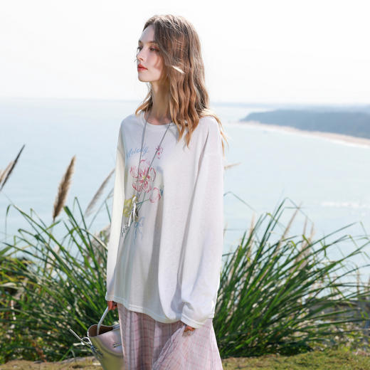 【莱赛尔】三彩2026春季新款樱花T恤圆领宽松落肩袖罩衫休闲M 商品图2