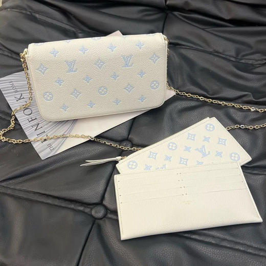 LV 玉桂狗 压纹牛皮 三合一 斜挎包 商品图1