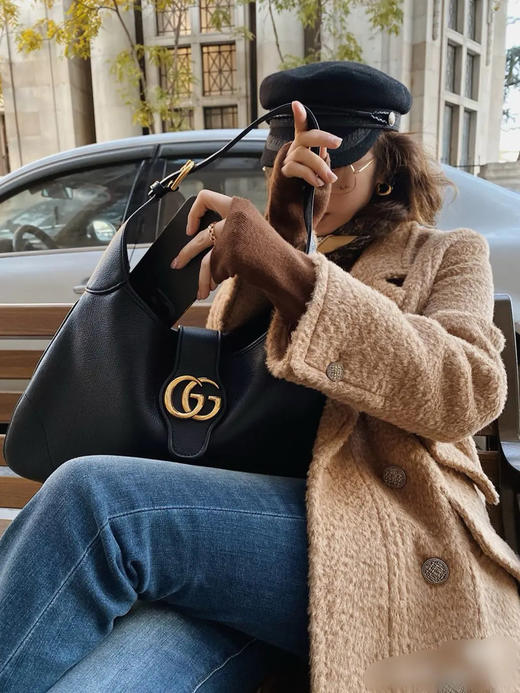 GUCCI Aphrodite 中号 黑金  牛皮 新月包 商品图3