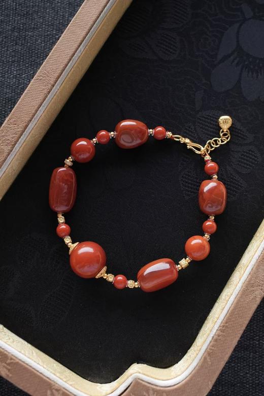 【宫里上新】川料火焰红南红随形手串 CR 商品图2