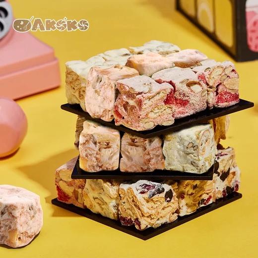 【限时爆品返场！】AKOKO甜心魔方雪花酥，一口散发浓郁奶香，酥软有嚼劲，甜而不腻，礼盒装360克（12g*30） 商品图1