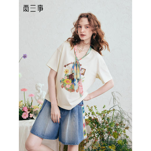 两三事 海盐天空 2026春季新款小清新绑带v领印花短袖T恤女 商品图0