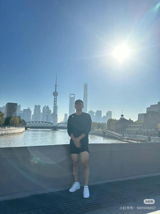 一店d 年后发 出口的一单𝐝𝐬𝐭抓绒衣
半拉链ski style ➕圆领 Z好穿的𝐭𝐫𝐚𝐢𝐧𝐢𝐧𝐠两个款都安排了！
超重磅的复合加绒面料 贴身瞬间升温 商品图6