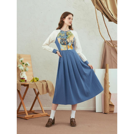 两三事梵高文艺蓝色独白2026春新款拼色插肩袖百褶裙摆印花连衣裙 商品图3