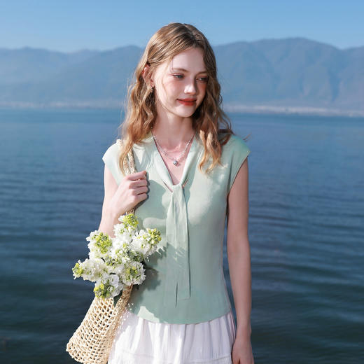 【莱赛尔】三彩2026春季新款飘带V领针织衫套头毛衫修身上衣M 商品图2