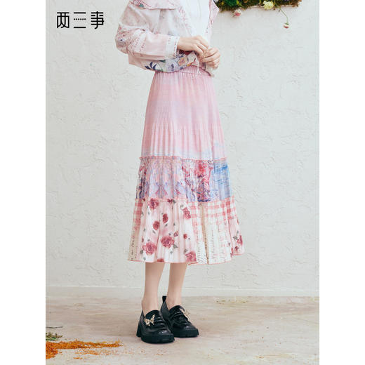 两三事 蜜糖星云 2026春季新款森女风印花百褶裙高腰半身裙 商品图0