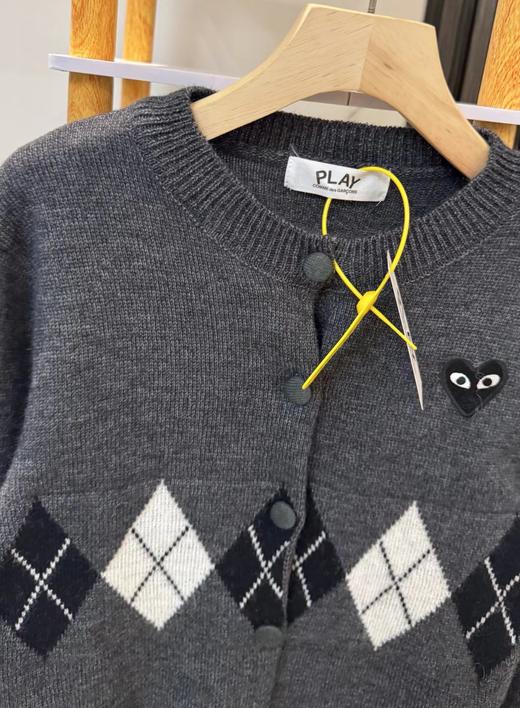 F020545复古减龄学院风圆领格纹针织开衫毛衣 商品图7