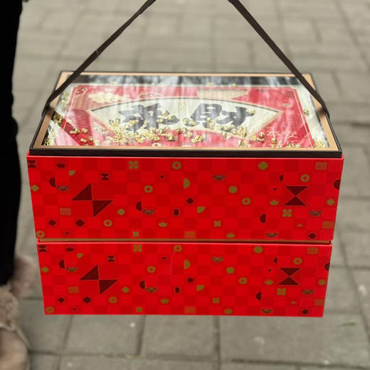 【“来财”“摇钱”发财桶大礼包】登场啦~ 🍬里面零食种类超丰富，各种口味都有，看着就很有满足感呢！🎁提着它们走亲访友，喜气洋洋又实用，感觉好运都要来了~ ✨ 商品图9