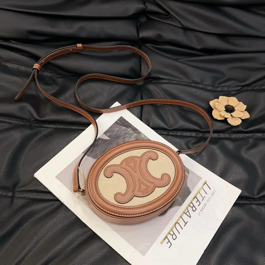 Celine Triomphe 焦糖色 帆布拼皮 小号 月饼包 商品图0