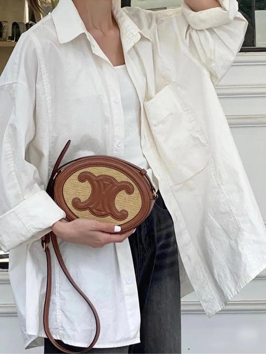 Celine Triomphe 焦糖色 帆布拼皮 小号 月饼包 商品图4