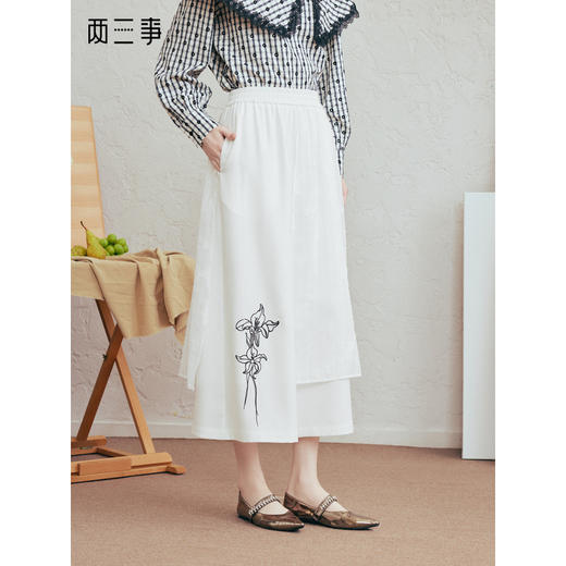 两三事 半夏山风 2026春季新款复古蕾丝拼接刺绣阔腿裤女休闲裤 商品图0