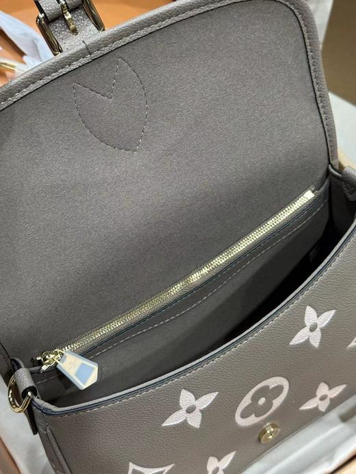 F020501大象灰老花法棍包翻盖休闲腋下斜挎单肩包 商品图4