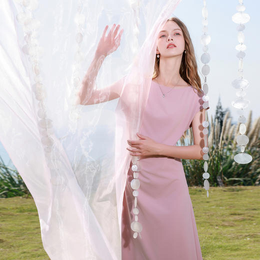 三彩2026春季新款优雅连衣裙一字领收腰A字裙中长轻礼服M 商品图1