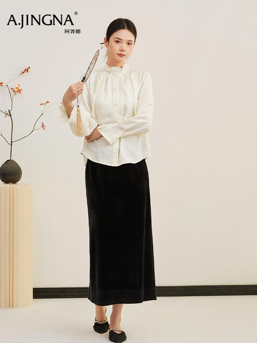 【缎面提花】阿菁娜春季新款国风衬衫立领褶皱细节微喇袖缎面提花光泽感单穿内搭皆出彩F31C202001 商品图3