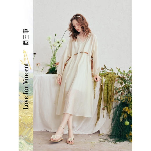 两三事梵高文艺月色共谋2026春季新款钉珠v领抽绳腰带连衣裙 商品图0