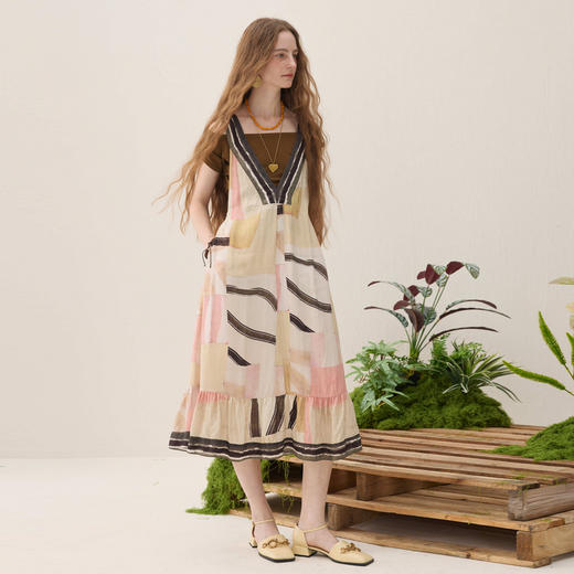 谜底印花连衣裙无袖2026春季新品绑带抽褶浪漫度假A型女261ML0064 商品图1