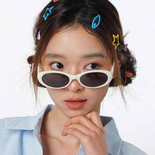 【积分兑】复古椭圆框TR材质偏光镜眼镜-纪念日百货门店同款169151525 商品图0