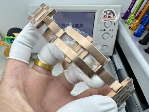 NOOB official➕卡地亚 卡历博系列原版进口纯进口9100机，卡地亚标志陀片，具备月份，星期，日期等各种实用功能显示。原装精钢折叠表扣设计（上光下砂），蓝宝石水晶镜面，高雅别致，超A品质❕❕ 商品图5