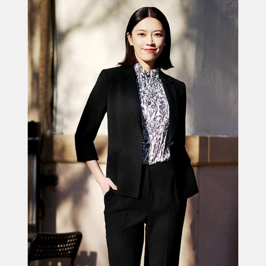 皮尔卡丹女装黑色无领一粒扣西服上衣P51121U5035B0 商品图4