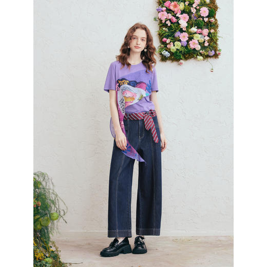 两三事 幽庭信步 2026春季新款时尚不规则印花布拼接短袖t恤女 商品图3