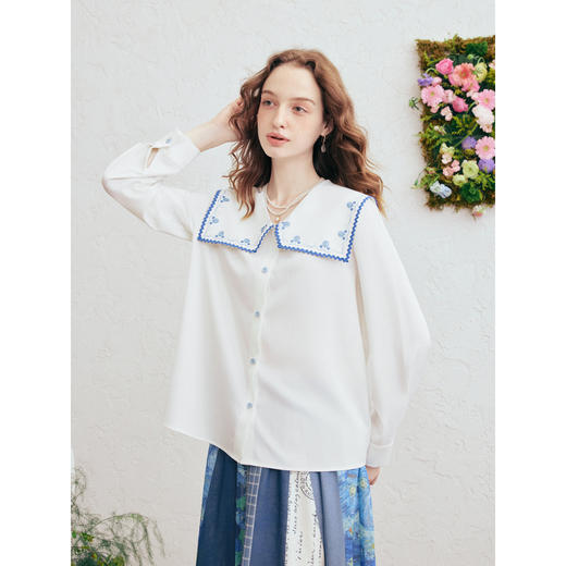 两三事 旷野晴空 2026春季新款小清新印花织带海军领长袖衬衫女 商品图3