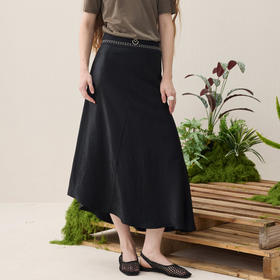 谜底斜裁半裙2026年春季新品贴合身型垂坠飘逸中长裙女261MB0260