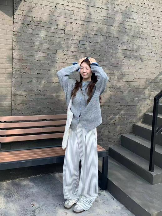 F020548自带温柔的肌理感灰色立领针织开衫 商品图1