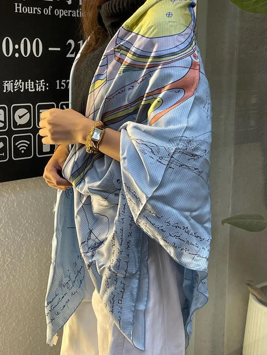 爱马仕 Le regase a nermnes 机械飞马 丝巾 商品图1