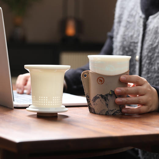 帆书文创·“溪山清远”玲珑瓷手握杯 商品图2