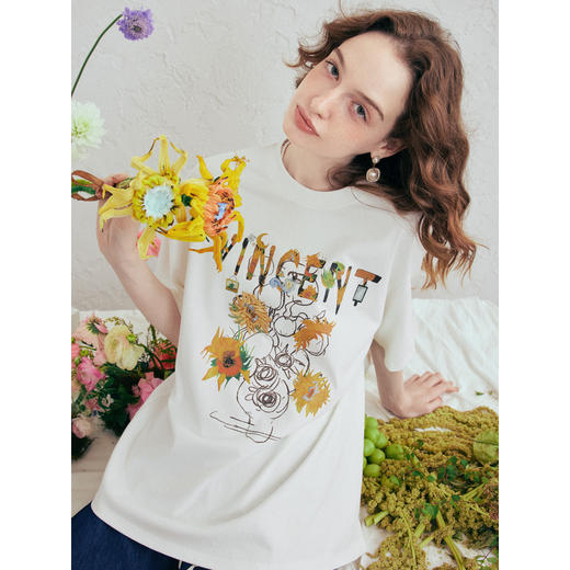 两三事梵高文艺星夜巡游2026春季新款休闲绣花印花纯棉短袖t恤女 商品图2