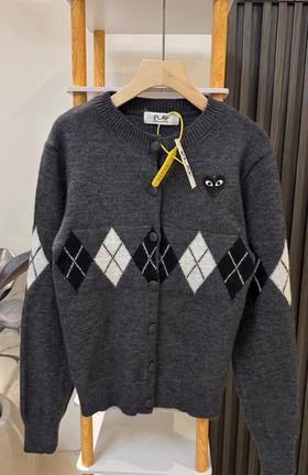 F020545复古减龄学院风圆领格纹针织开衫毛衣