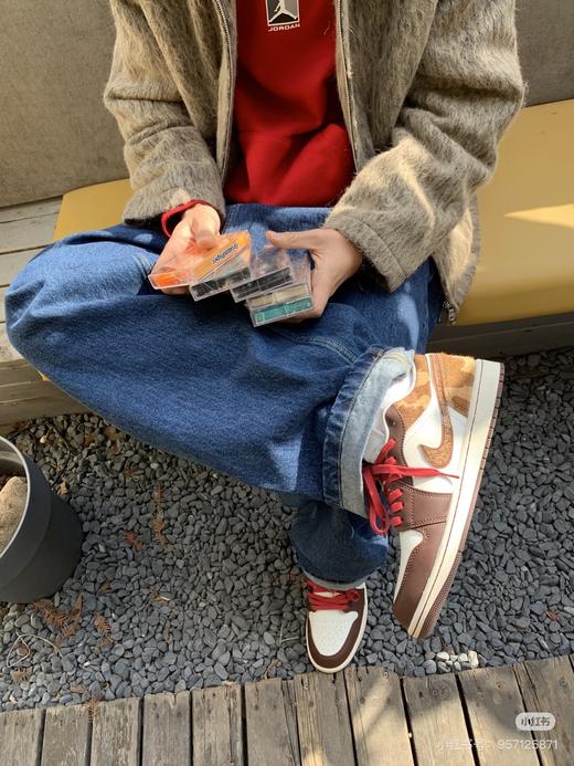 一店d 𝐀𝐢𝐫 𝐉𝐨𝐫𝐝𝐚𝐧 𝟏准备好蹲
26年第一波乔丹低帮必须安排
一共9个配色 基本上全部是刚刚发售的新色还有CNY马年限定帅疯了！经典元年也有安排 每个颜色都很绝 商品图3