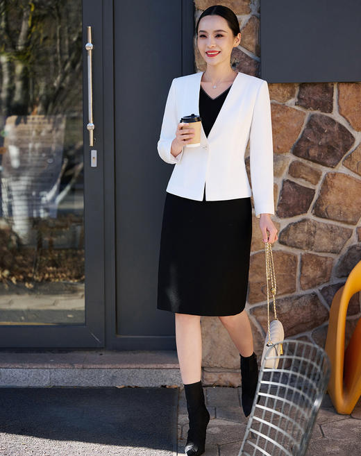 皮尔卡丹女装无袖V领黑色连衣裙P51104D4071B0 商品图5