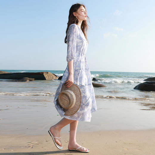 【桑蚕丝】三彩2026春季新款法式V领七分袖A字裙印花连衣裙宽松M 商品图3