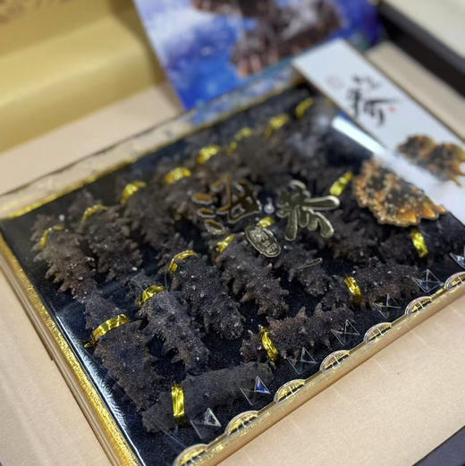 【滋补高定礼盒】干海参/即食海参任君选择，经过高汤鲜炖，真材实料，营养搭配。海参饱满丰腴，黑亮的表皮在鲍汁的润泽下闪耀着诱人的光泽，那细腻的肉质仿佛在诉说着大海的馈赠 商品图12