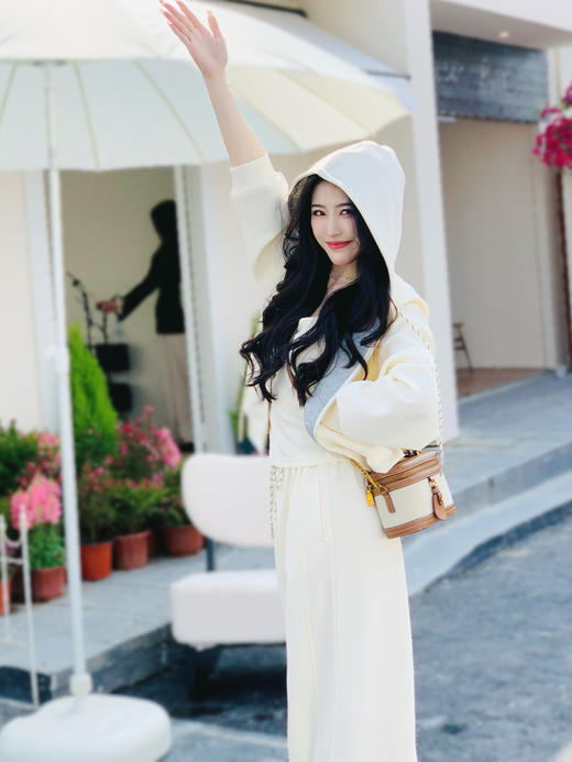 【百图lulu定制】【一套299元】【微风三件套】拼色 夹克 外套 休闲裤 吊带 外套 裤子三件套 商品图9