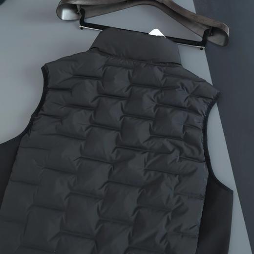 F020536新款男士90绒立体刺绣工艺羽绒马甲 商品图10