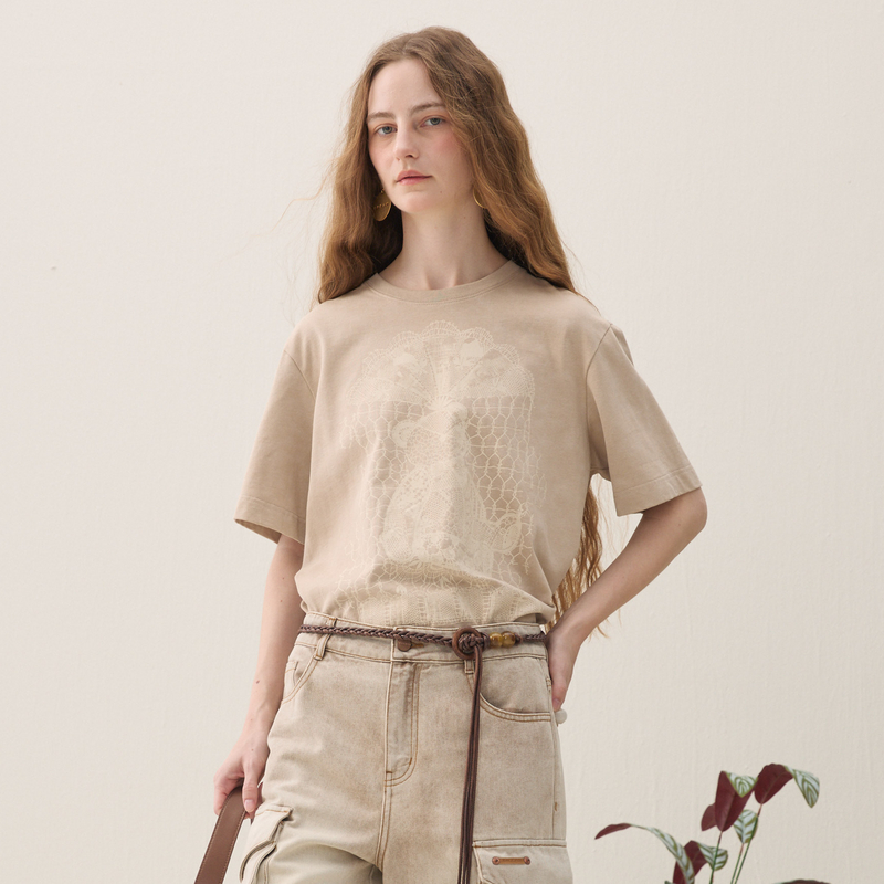 谜底蜡染T恤短袖2026年春季新品蕾丝小熊柔软贴身百搭女261MT0022