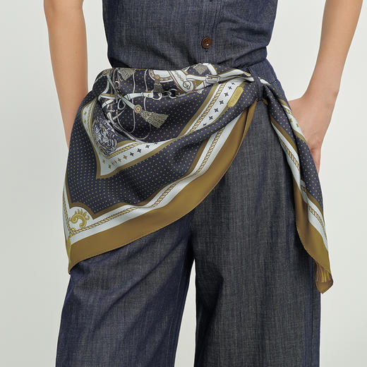 万事利双面印花大方巾-驰骋之心 商品图2