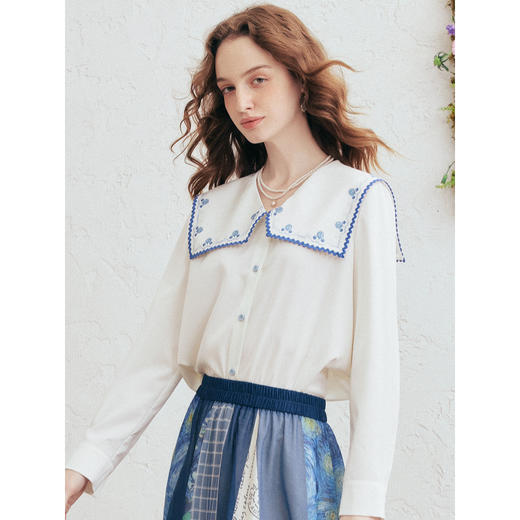 两三事 旷野晴空 2026春季新款小清新印花织带海军领长袖衬衫女 商品图2