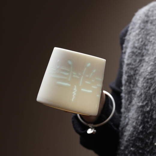 帆书文创·“水面清圆”玲珑瓷云生杯 商品图6