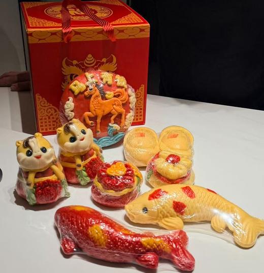 年货节🧨【马年饽饽礼盒】胶东非遗花饽饽——马上有钱，无添加剂无防腐剂，邮政空运，收到之后冷藏保存可以存放5-7天 冷冻保存，可以存放60天。骏马奔腾开锦绣，新年纳福启华章，非遗花馍绽放新彩！ 商品图6
