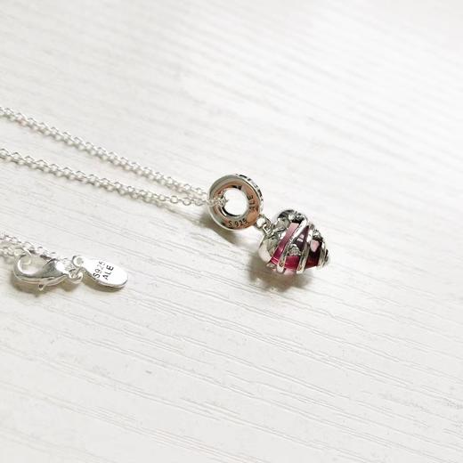 F020524镂空心形包裹着一枚可活动的心形玻璃心形曲字锁骨链项链 商品图5