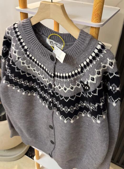 F020549复古氛围感浅灰色费尔岛提花针织开衫 商品图3