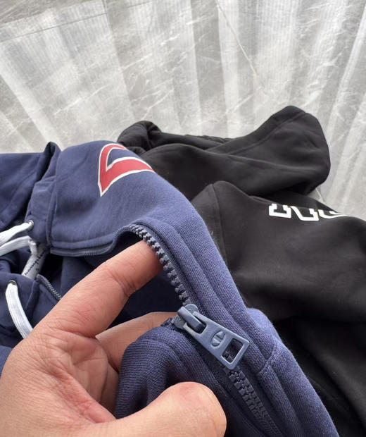 全新正品美版冠军Champion25年新款内里拉绒男士连帽拉链卫衣
2色入，尺码S-XL 商品图4