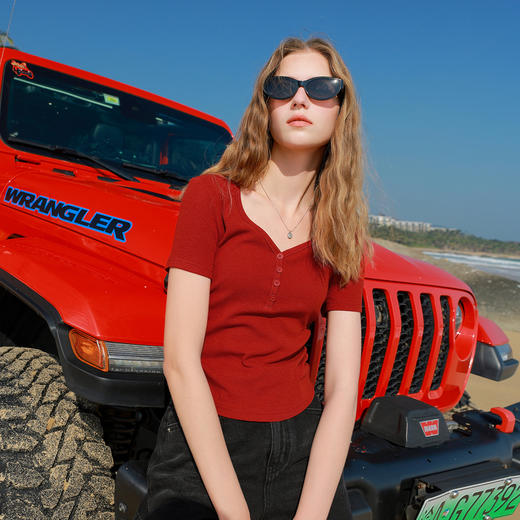 三彩2026春季新款V领T恤正肩短袖上衣修身收腰短款套头衫M 商品图1