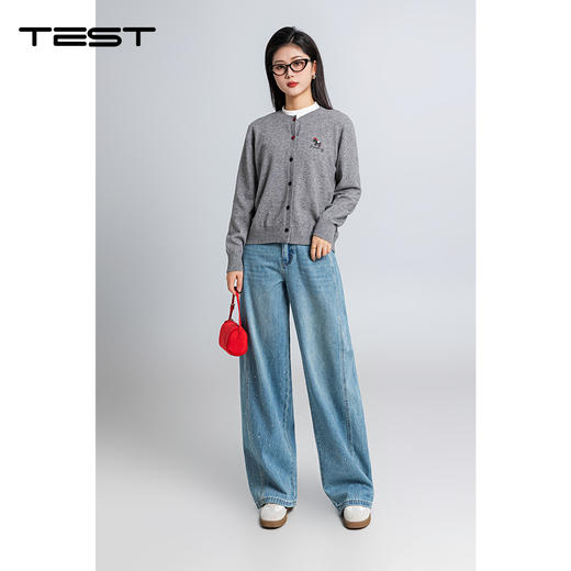 春上新软糯亲肤趣味刺绣撞色纽扣圆领灰色毛衣1261020 商品图2