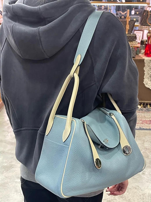 爱马仕 lindy 26 白拼蓝 银扣 togo皮 单肩包 商品图3
