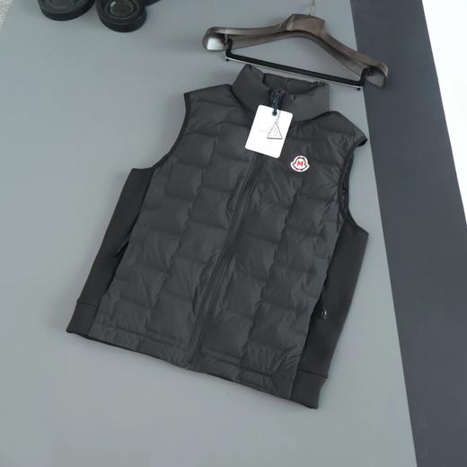 F020536新款男士90绒立体刺绣工艺羽绒马甲 商品图1