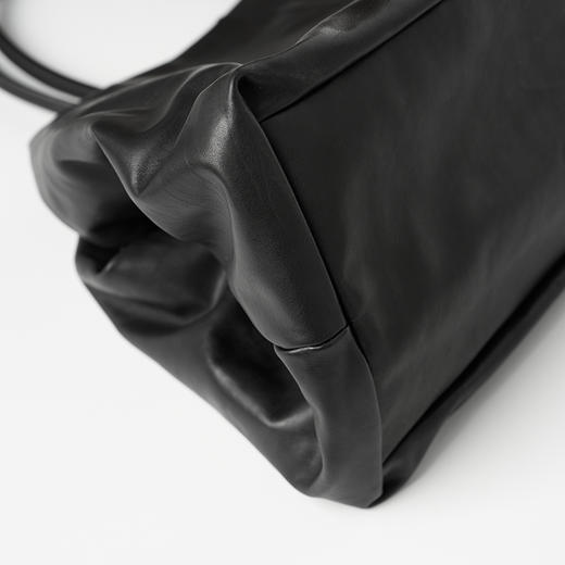 ROMI STUDIO 首饰袋  头层牛皮革云朵女士大容量手提包 434TS002 商品图4